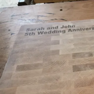 Personalised Cloumann end-grain maple chopping board with bespoke engraving &ndash; view 1